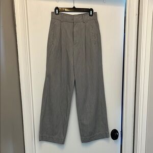 Everlane Gray Wide Leg Trousers with Pleated Front